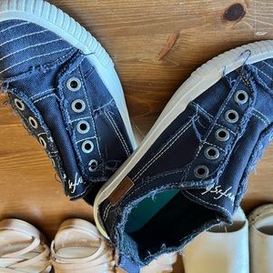 Navy Blowfish slip on sneaker sz 6.5